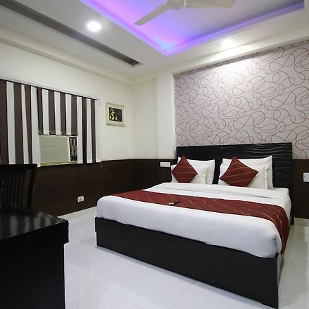 Hotel Hill Palace -Near Karol Bagh Metro Station Delhi  Exterior photo