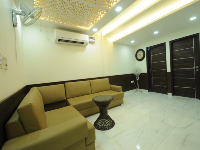 Hotel Hill Palace -Near Karol Bagh Metro Station Delhi  Exterior photo
