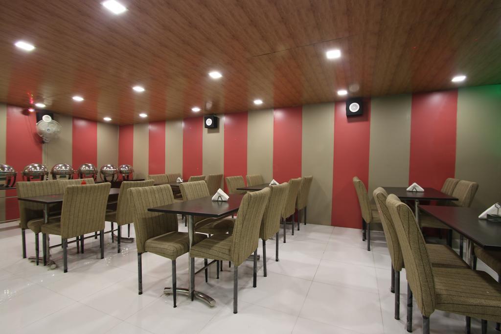 Hotel Hill Palace -Near Karol Bagh Metro Station Delhi  Exterior photo