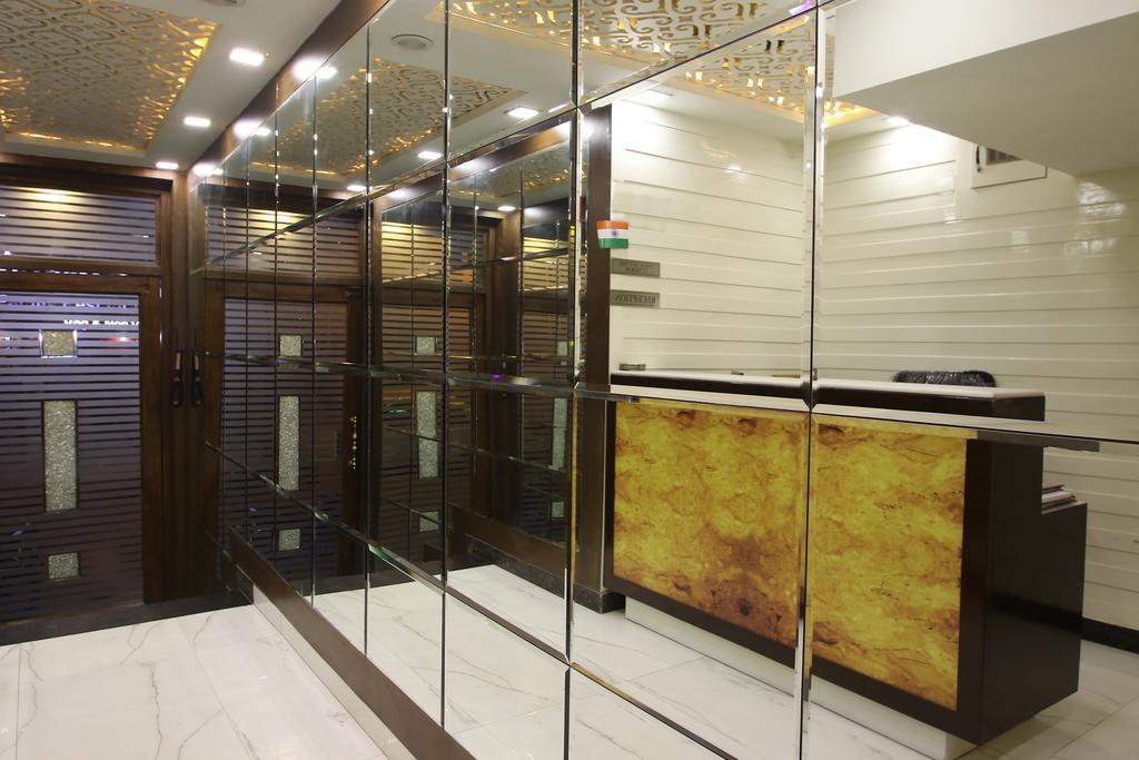 Hotel Hill Palace -Near Karol Bagh Metro Station Delhi  Exterior photo